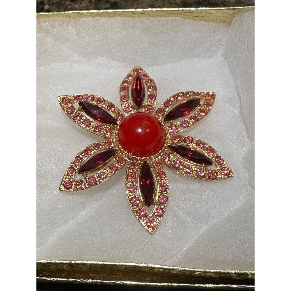 Beautiful vintage brooch